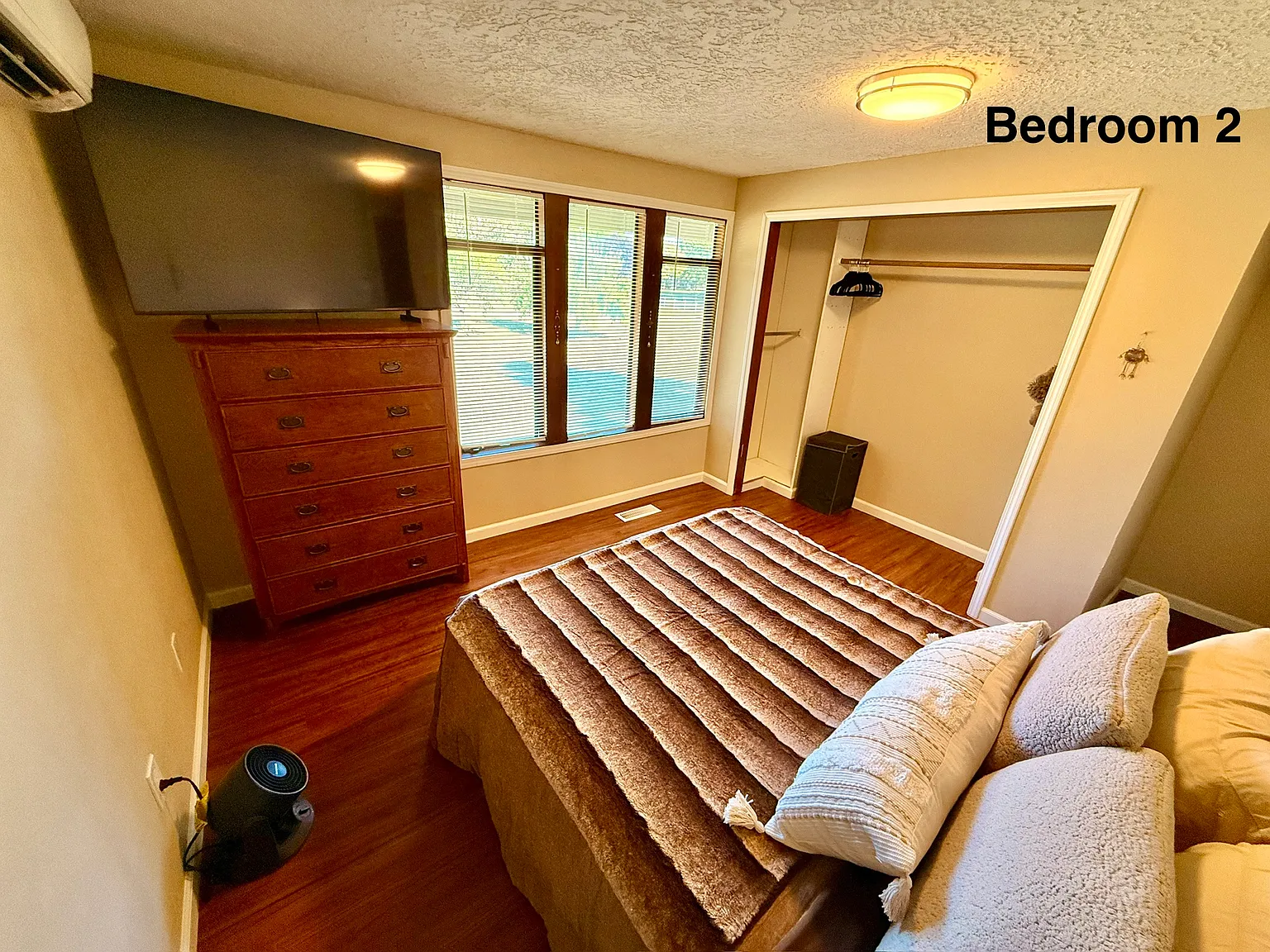 3 bed, 1600 sqft, $900 — Photo 3