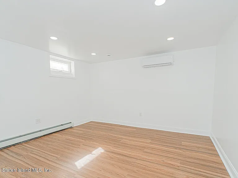 280 Targee St #1 — Photo 3