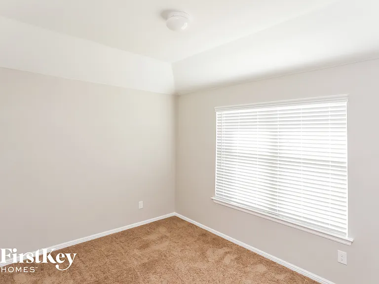 853 Wylie St — Photo 10