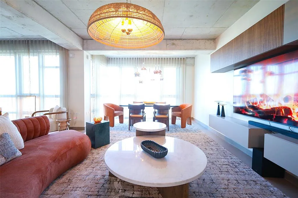 1 bed, 2.0 bath, 1129 sqft, $5,500 — Photo 3