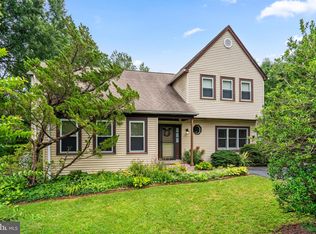 15113 Philip Lee Rd, Chantilly, VA 20151
