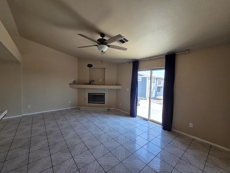 1199 Hawthorn St — Photo 8