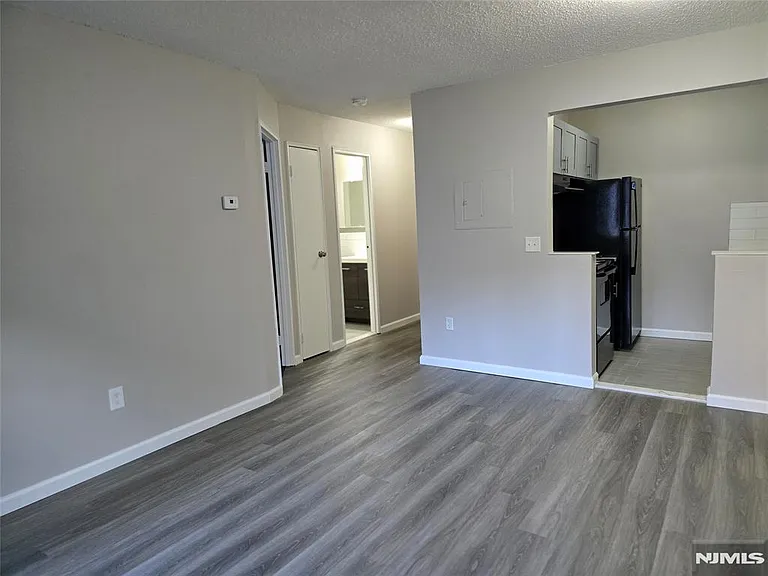 412-100 2nd St #111 — Photo 5