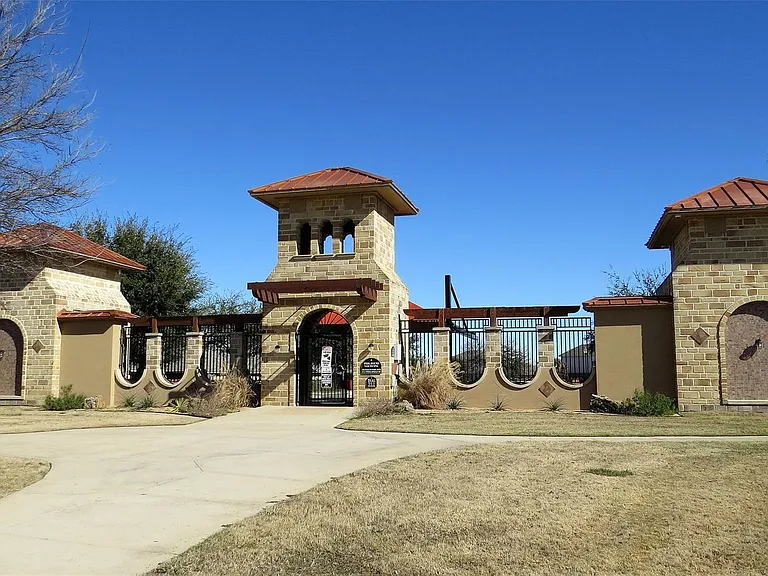 433 Magma Dr — Photo 15