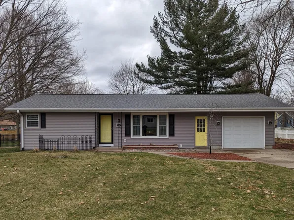 112 N Sunset St, Plainwell, MI 49080