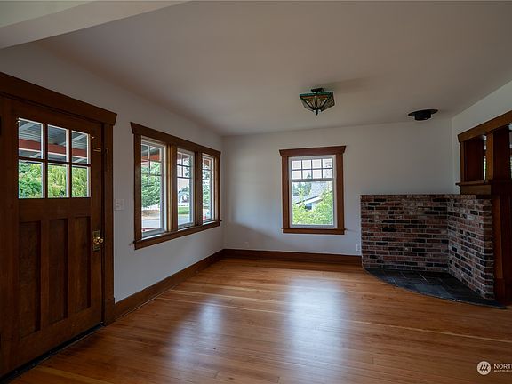 5th image of 918 W 11th