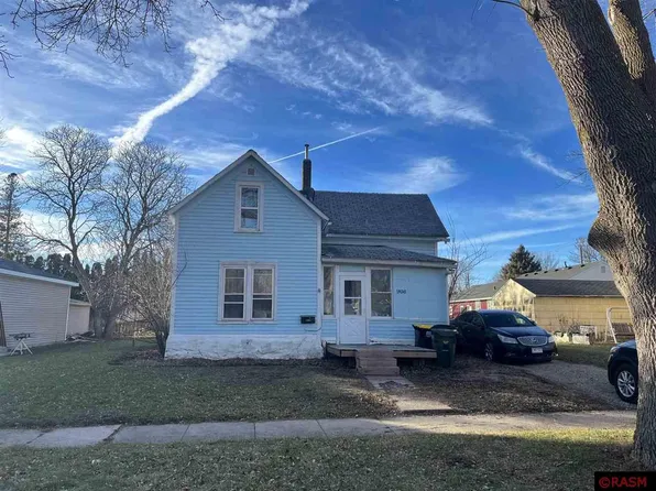 908 7th St S, Saint James, MN 56081