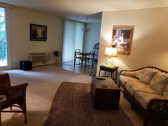 2nd image of 1150 E Jackson St APT 3N
