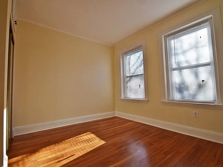 61 Thatcher St #32 — Photo 5
