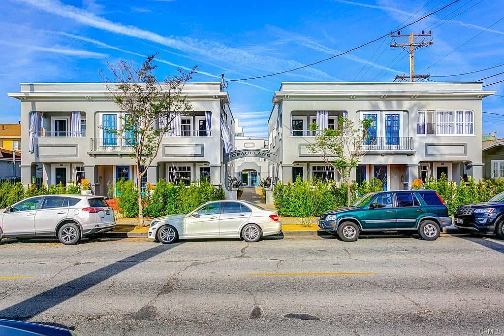 1 bed, 1100 sqft, $3,295 — Photo 1