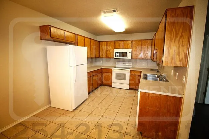 2701 Alma Dr — Photo 4