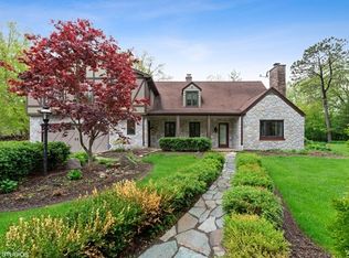 15 Cherrywood Ln, Riverwoods, IL
