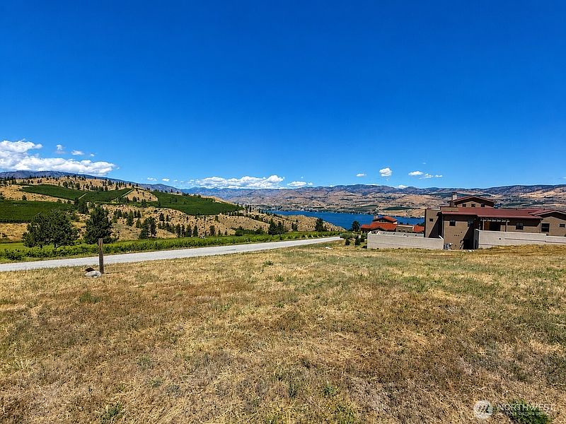 3rd image of 202 Bandera Way