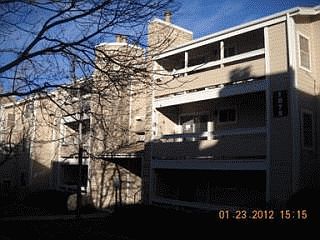 2nd image of 1094 S Dearborn St APT 207