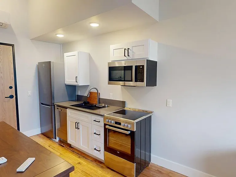 2845 Marine Dr #11 — Photo 2