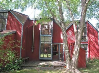 85 Pine Grv, Amherst, MA 01002