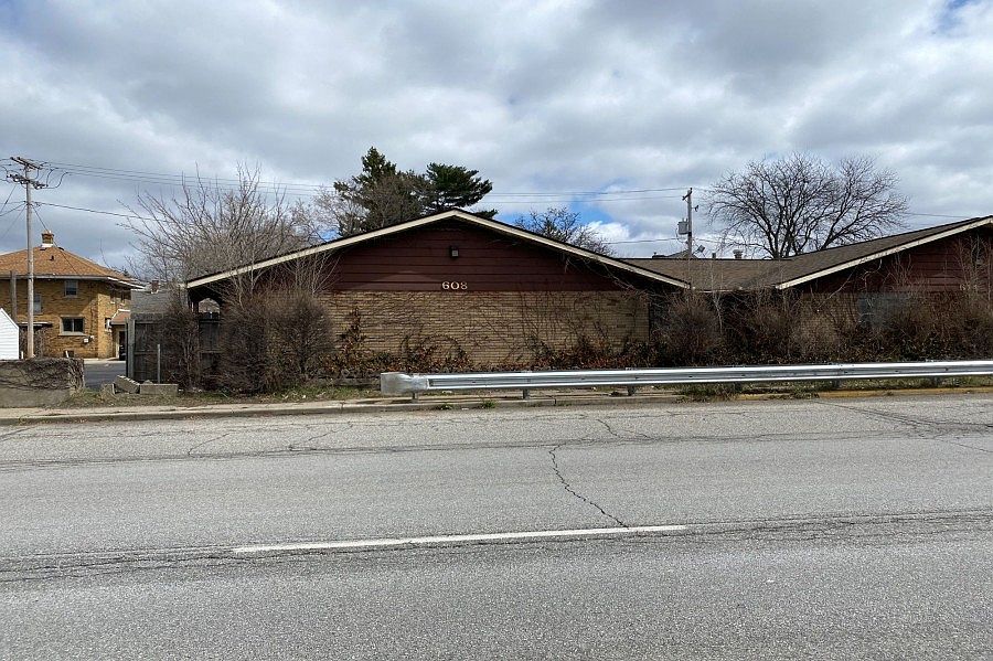 1st image of 608 S Eddy St