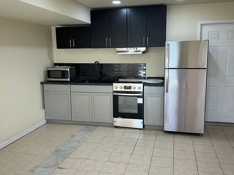 1070 Lafayette St #1 — Photo 5