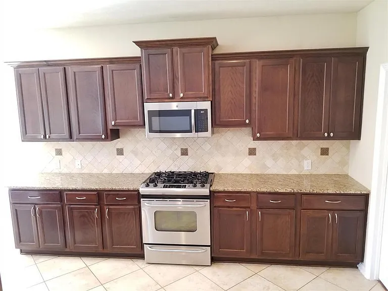 25406 Archdale Ct — Photo 11