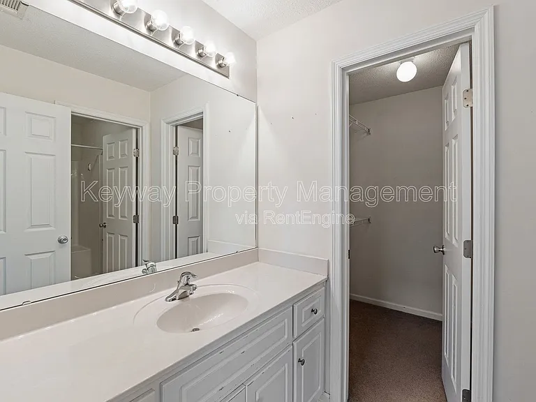 208 Satomi Way — Photo 12
