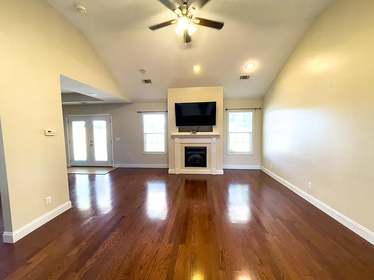 5320 Deerfield Dr — Photo 4