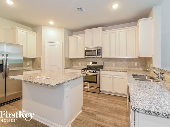 4th image of 317 Lakeway Cir