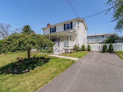 48 Laclede Ave, Chicopee, MA, 01020