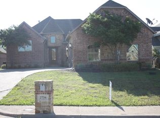 2734 Fountainview Blvd, Cedar Hill, TX 75104