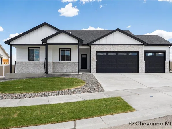 2227 Pack Saddle Rd, Cheyenne, WY 82007