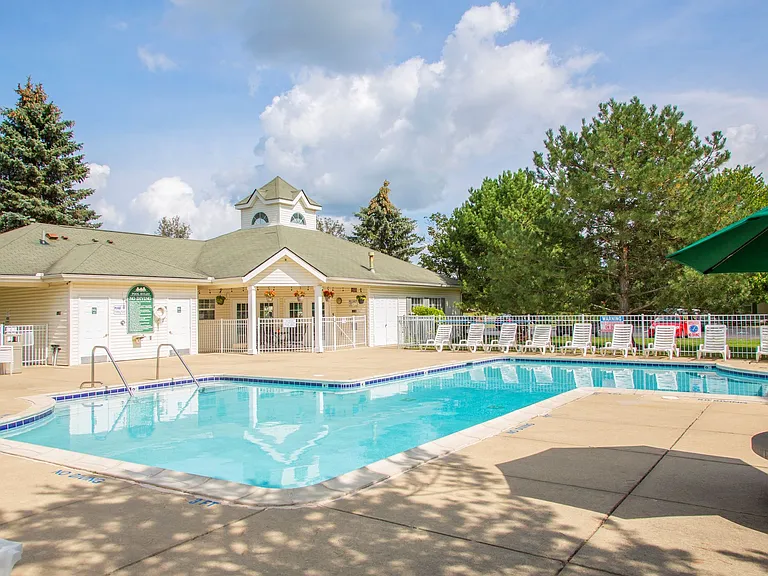 Meadowood Park of Wixom — Photo 4