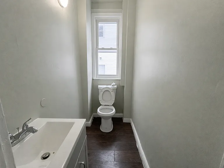 89 Ingraham Pl — Photo 4