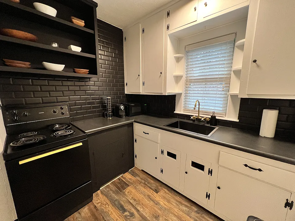 317 De Soto St #3