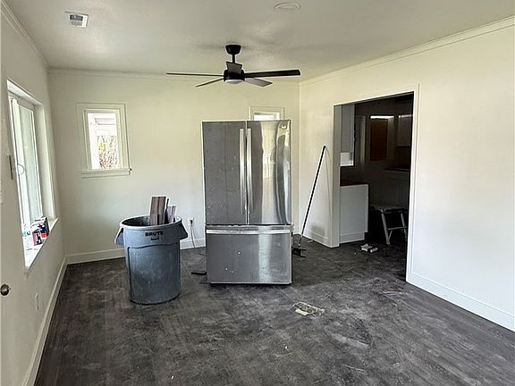 3rd image of 4542 Bandini Ave