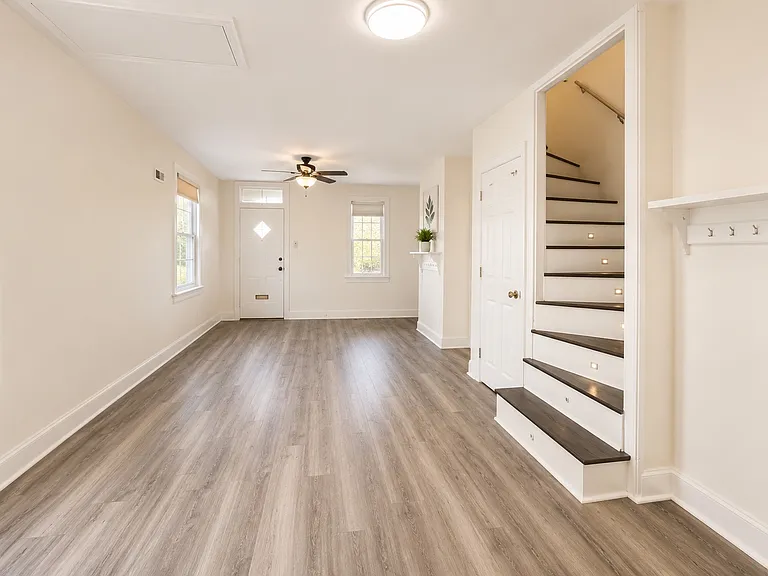 4467 Fleming St — Photo 11