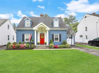 63 Calvin Ave, Syosset, NY 11791