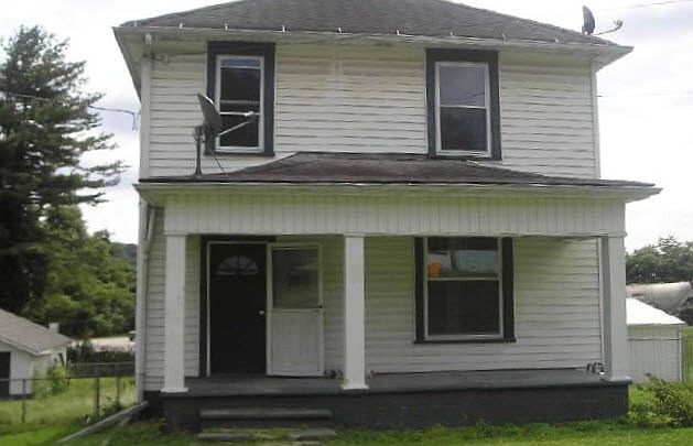 1st image of 2104 Chester Ave