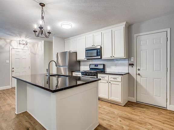 5th image of 2617 Jasmine Ln