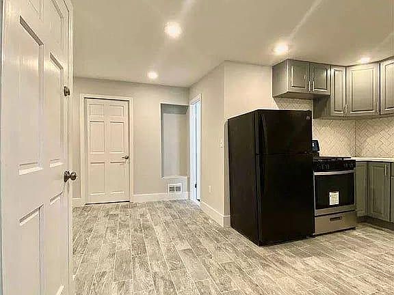 3rd image of 9140 80th St Floor 2
