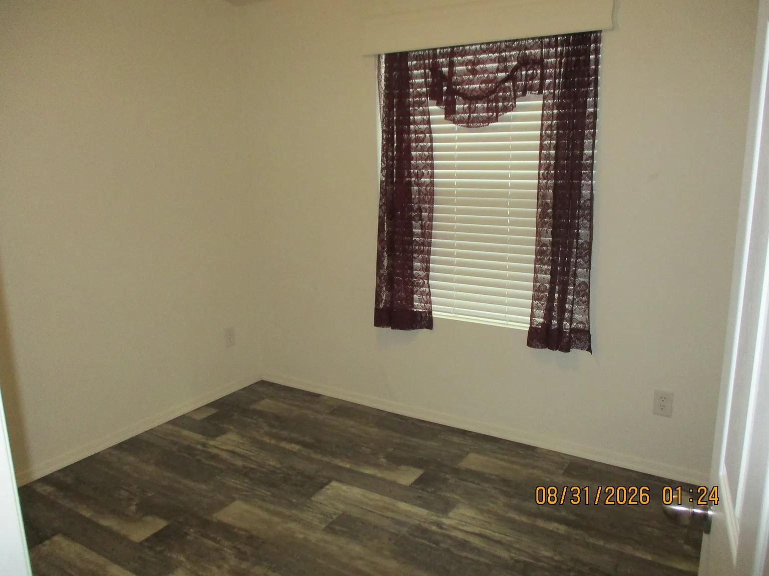 2 bed, 960 sqft, $1,600 — Photo 3