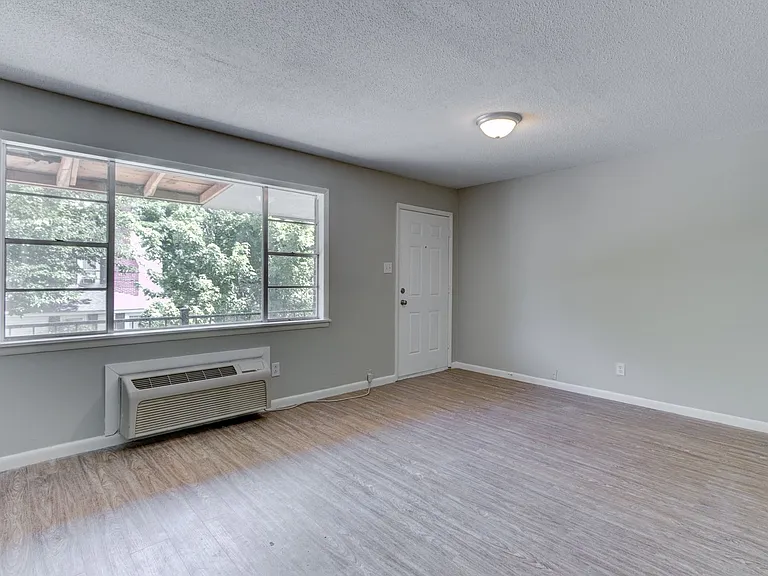 The Azalea: 1 & 2 Bedroom Apartments — Photo 21