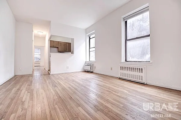 Rented by Urbane Brokerage | media 8