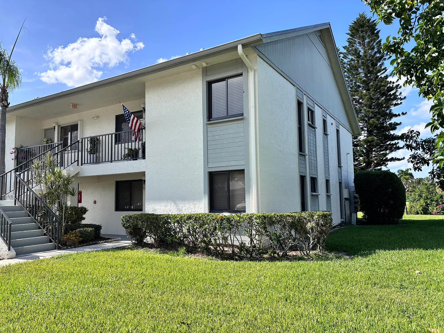 2 bed, 2.0 bath, 1047 sqft, $2,000 — Photo 3