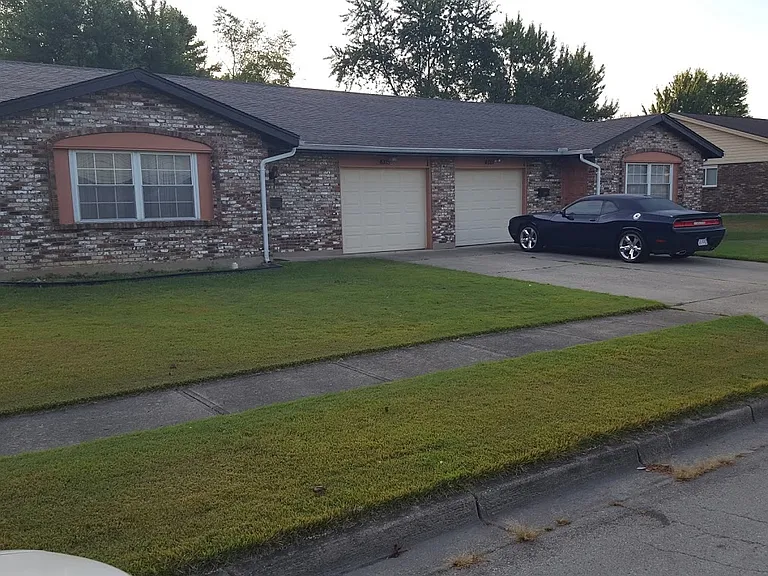 4315 Forestview Ct #1 — Photo 2