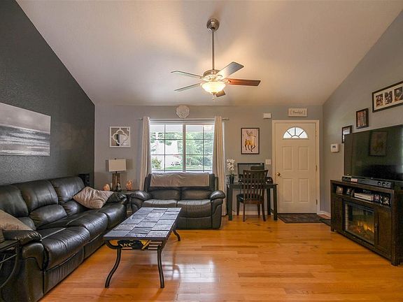 4th image of 317 Dolores Dr