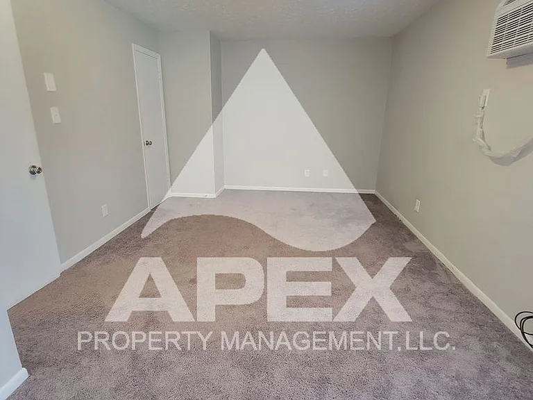 Fairhill Apartments — Photo 10