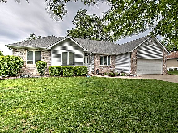 2nd image of 2575 Deerfield Ct
