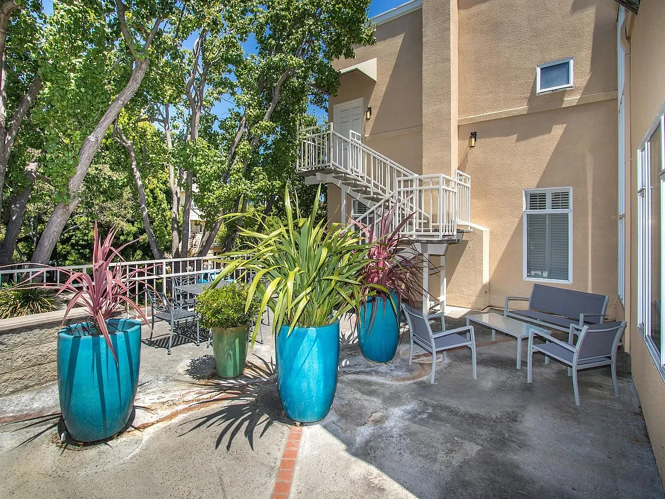 1 bed, 1540 sqft, $1,995 — Photo 2