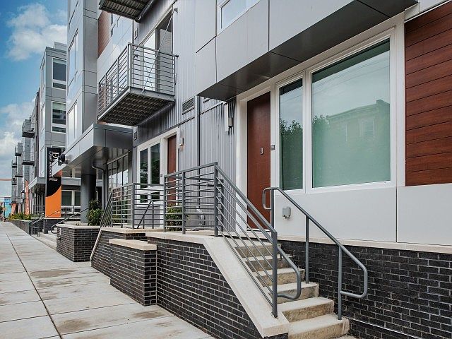 Dwell 2nd Street Private Entry