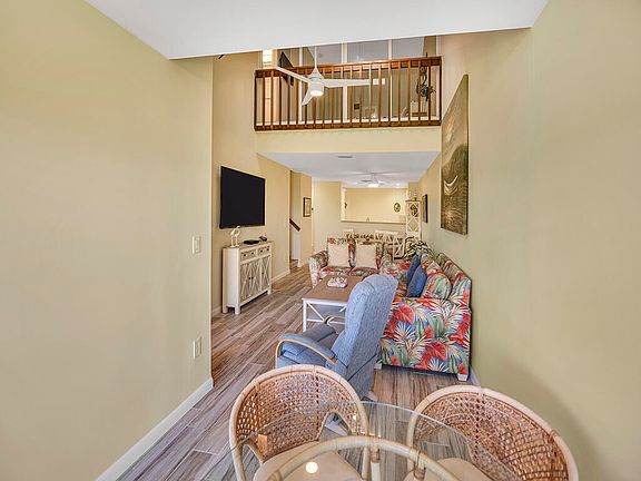 5th image of 9812 Leeward Ave #30