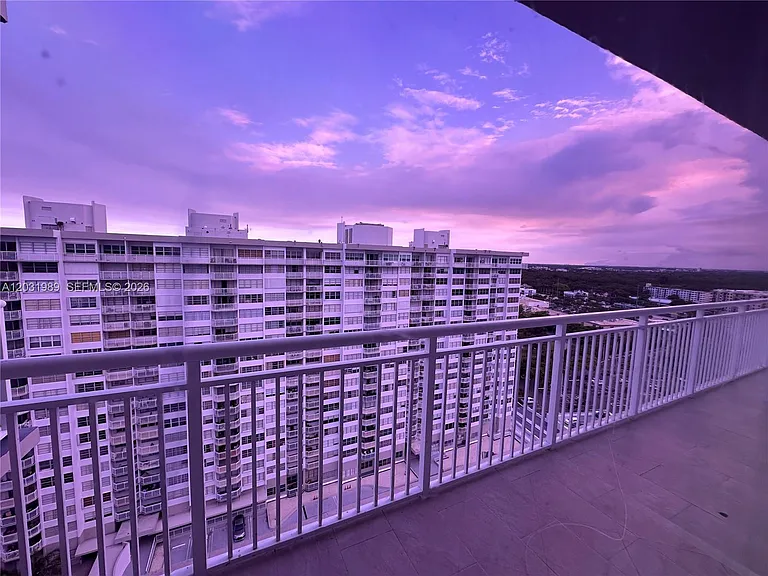18051 Biscayne Blvd #Penthouse 05 — Photo 13
